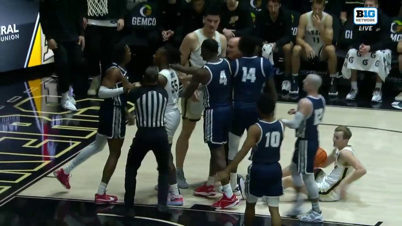 Things get chippy between between Samford and Purdue after Zach Edey and A.J. Staton-McCray get tangled up