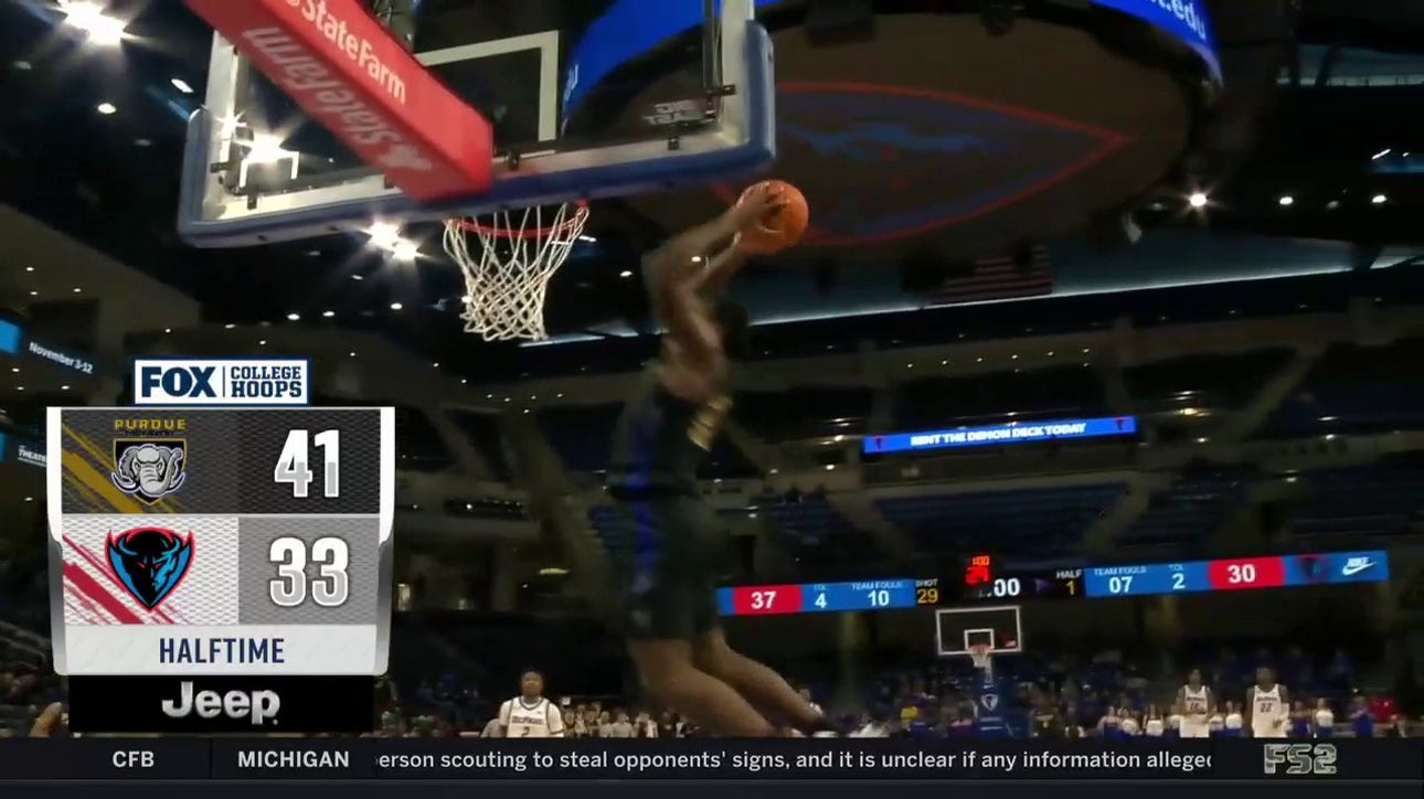 Corey Hadnot II finds Anthony Roberts for the alley-oop over to extend Purdue Fort Wayne's lead over DePaul