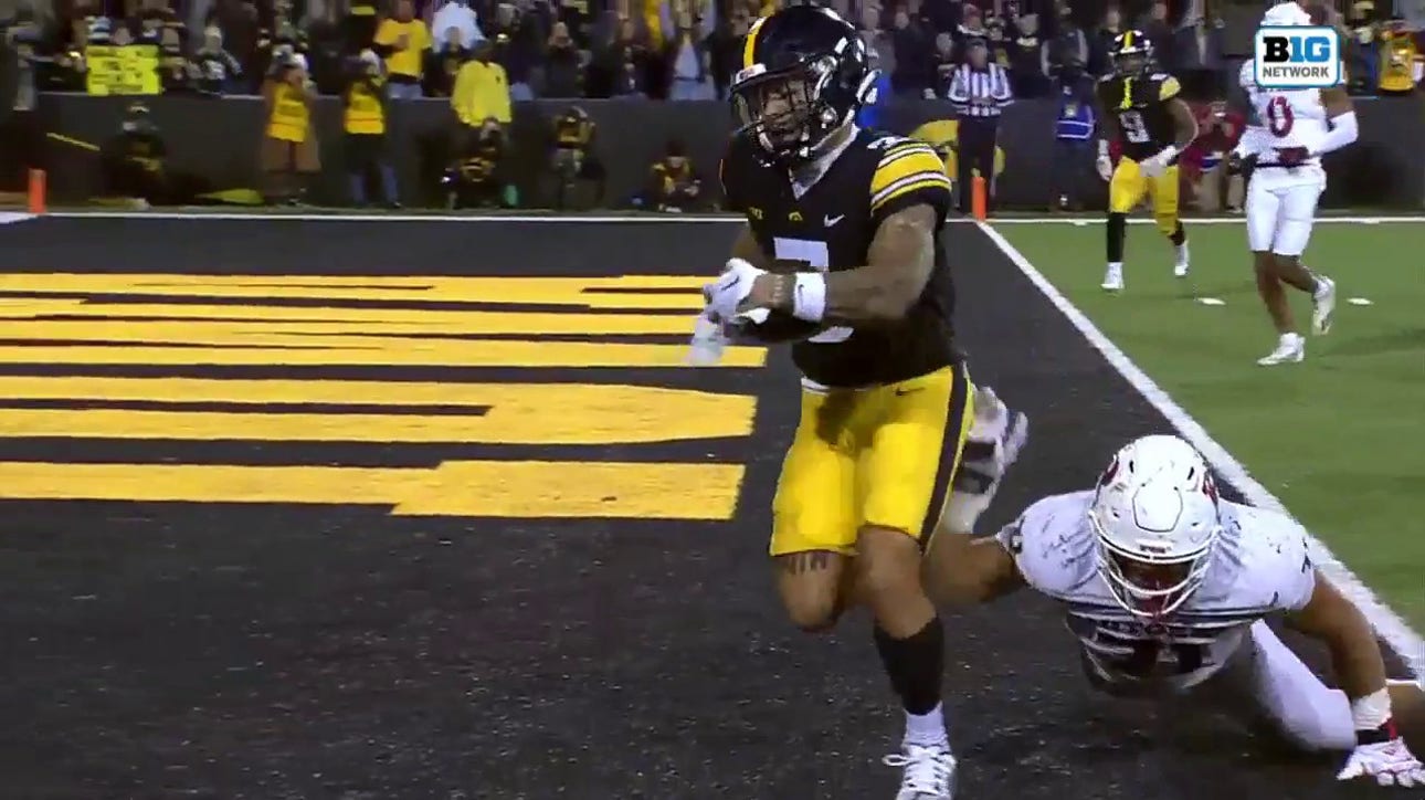 Kaleb Brown catches a 10-yard TD pass from Deacon Hill, extending Iowa's lead vs. Rutgers