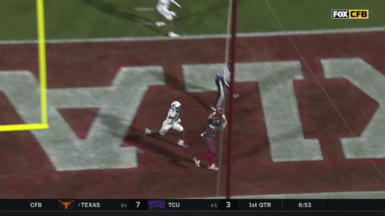 Dillon Gabriel hits Austin Stogner on a three-yard TD pass, extending Oklahoma's lead vs. West Virginia