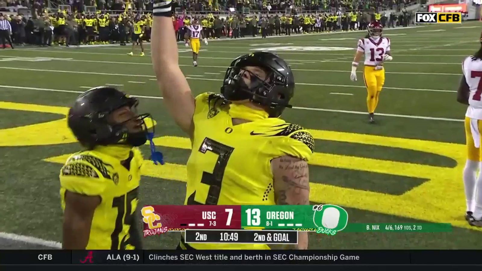 Bo Nix finds Terrance Ferguson for a 15-yard touchdown as Oregon extends their lead over USC