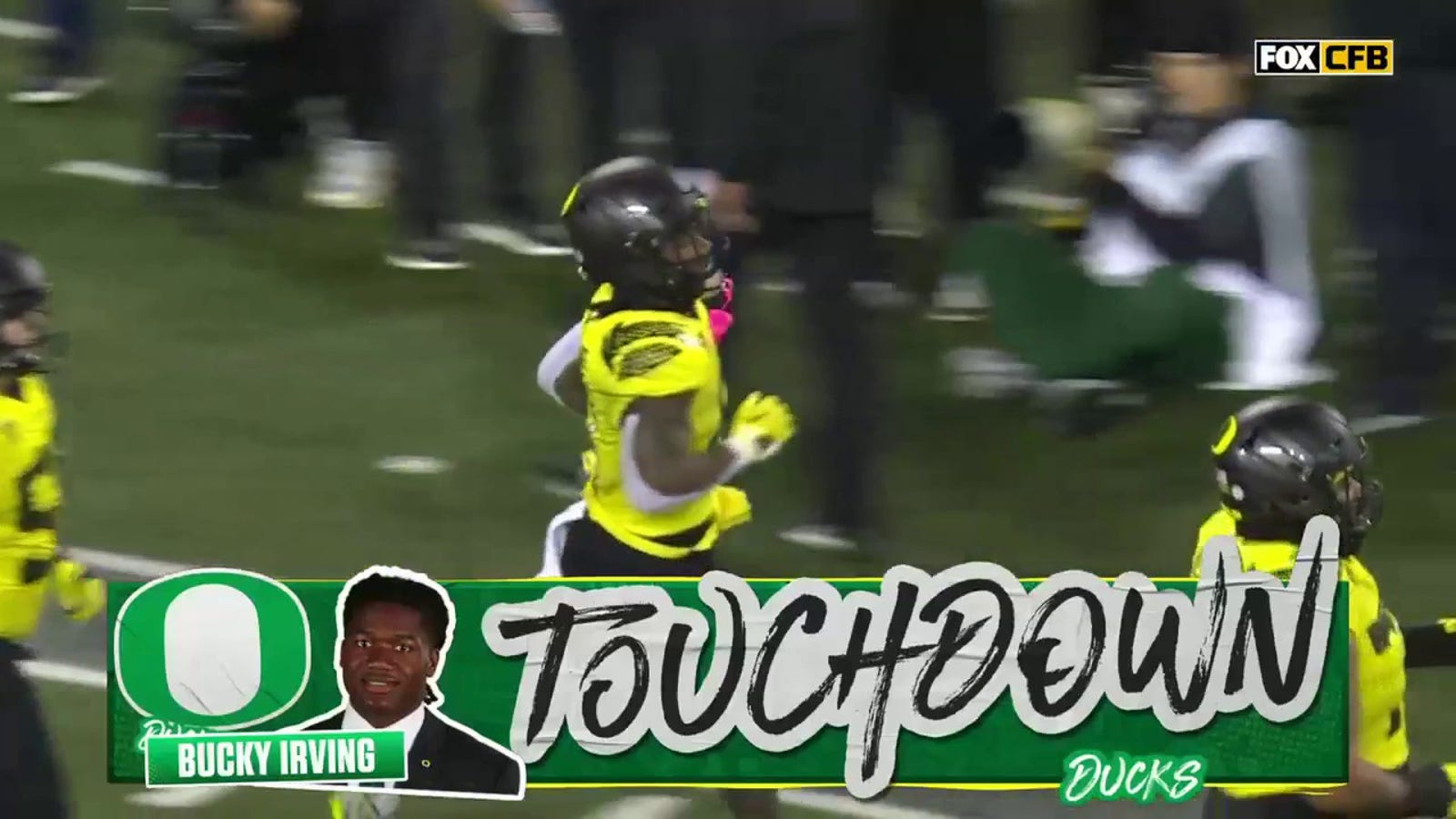 Bucky Irving rushes for a TOUGH 19-yard TD to extend Oregon's lead.