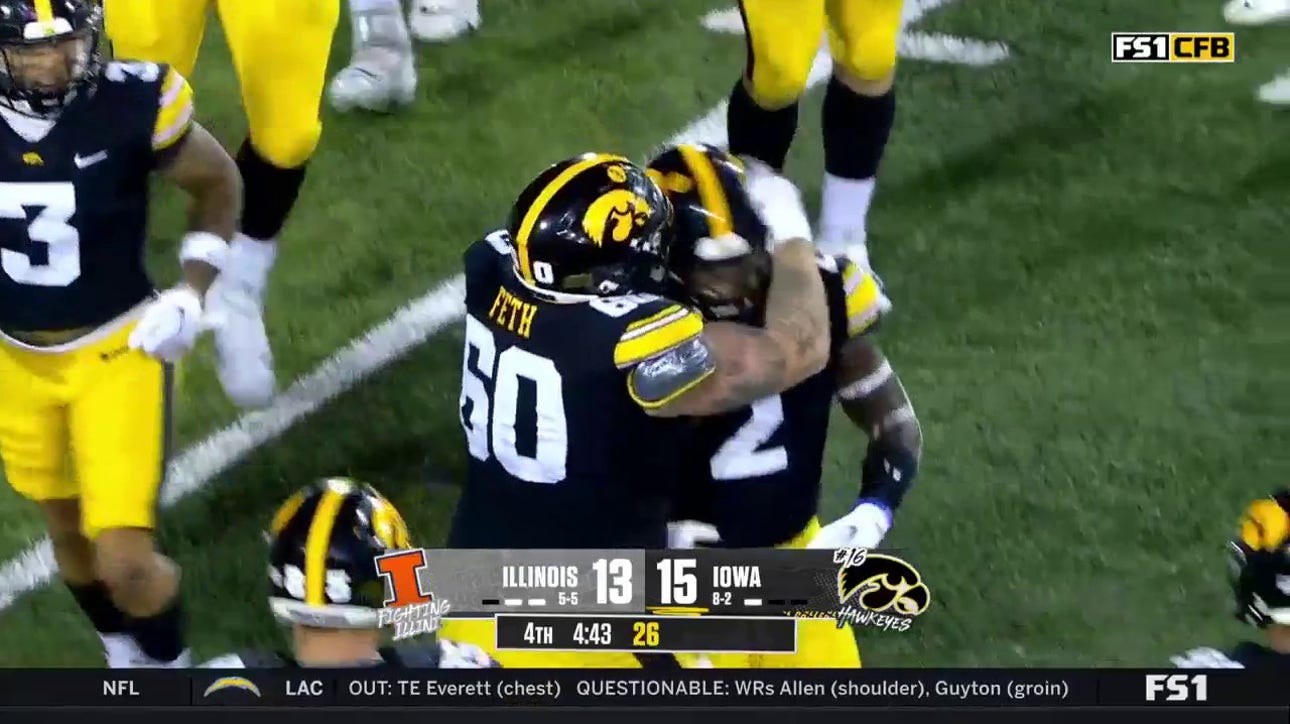 Iowa's Kaleb Johnson breaks out for a 30-yard rushing TD to take a 15-13 lead over Illinois