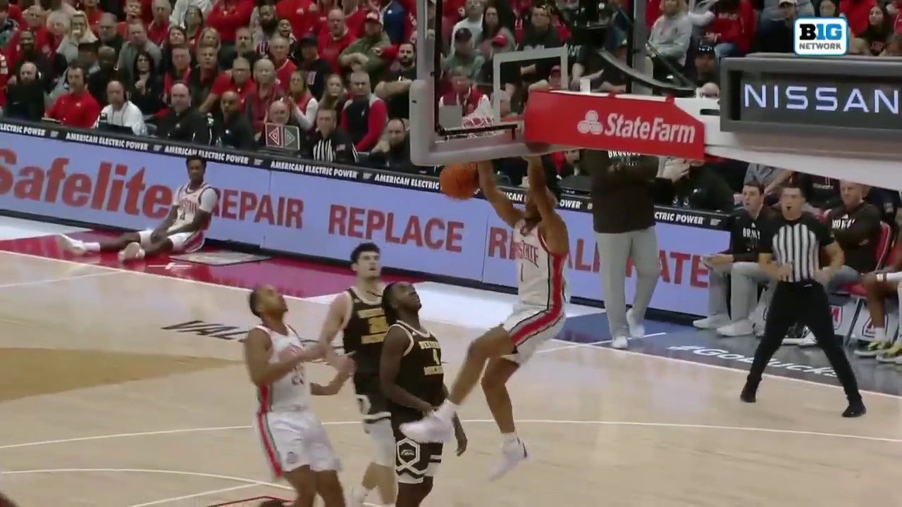 Roddy Gayle finishes the ferocious slam in transition, extending Ohio State's lead over Western Michigan