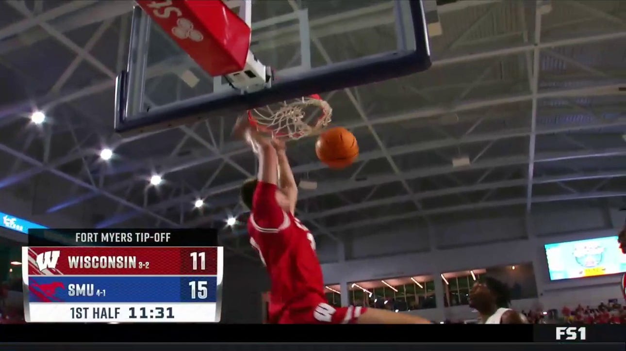 Wisconsin's John Blackwell finds Nolan Winter who throws down a vicious alley-oop dunk