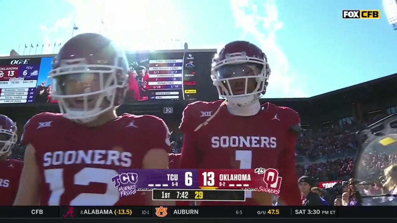 Dillon Gabriel connects with Jayden Gibson for a 59-yard touchdown to extend Oklahoma's lead