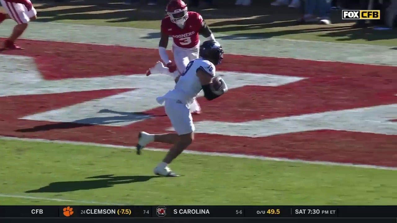 Josh Hoover Connects With Jared Wiley On A Four-yard TD Pass, Helping ...