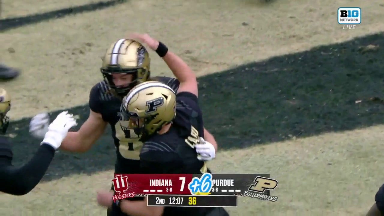 Hudson Card links with George Burhenn for a 33-yard touchdown to help Purdue shrink the lead against Indiana