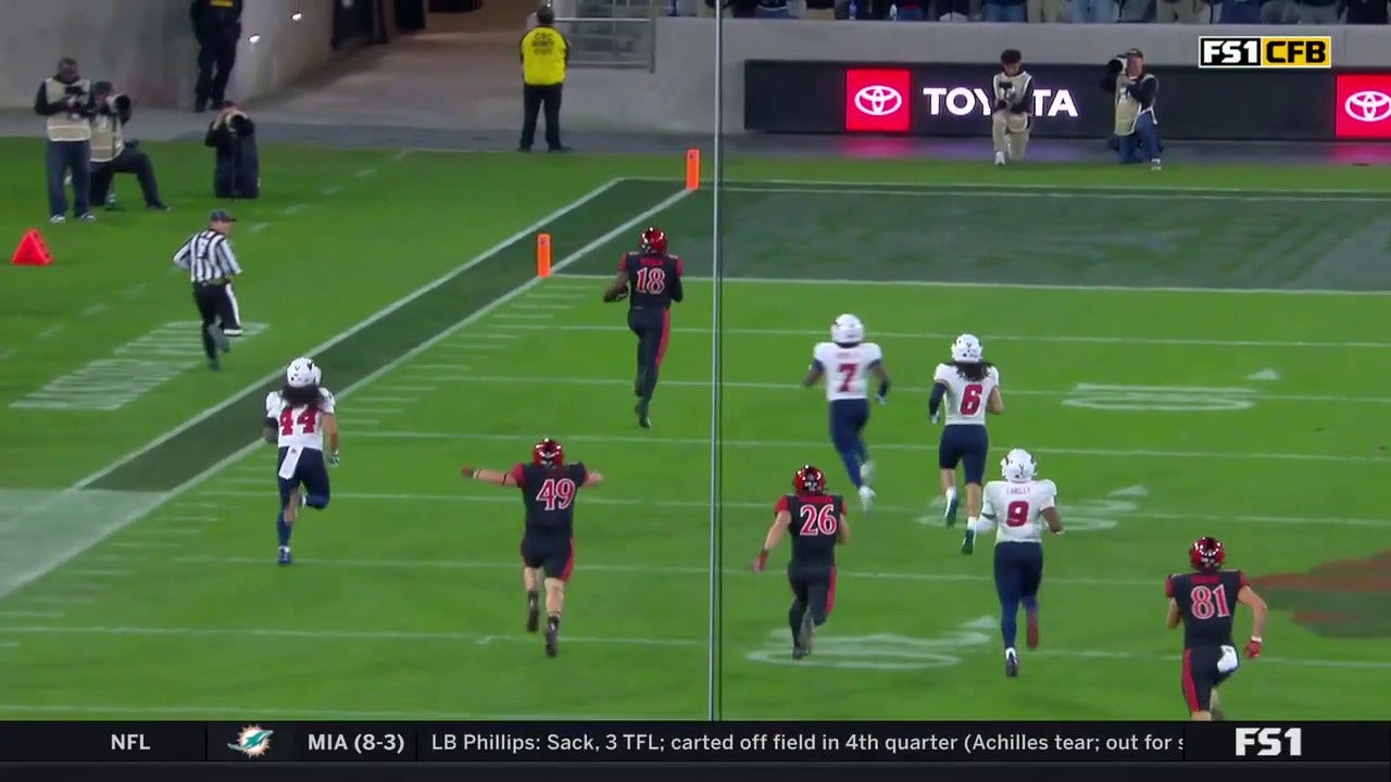 San Diego State's Jalen Mayden rushes 70 yards for a touchdown to take the lead against Fresno State