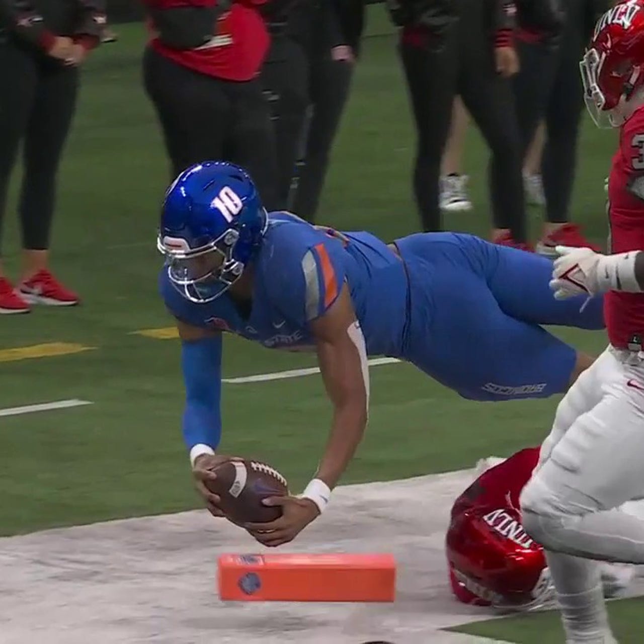 Taylen Green scrambles for a touchdown to give Boise State a lead over UNLV  | FOX Sports