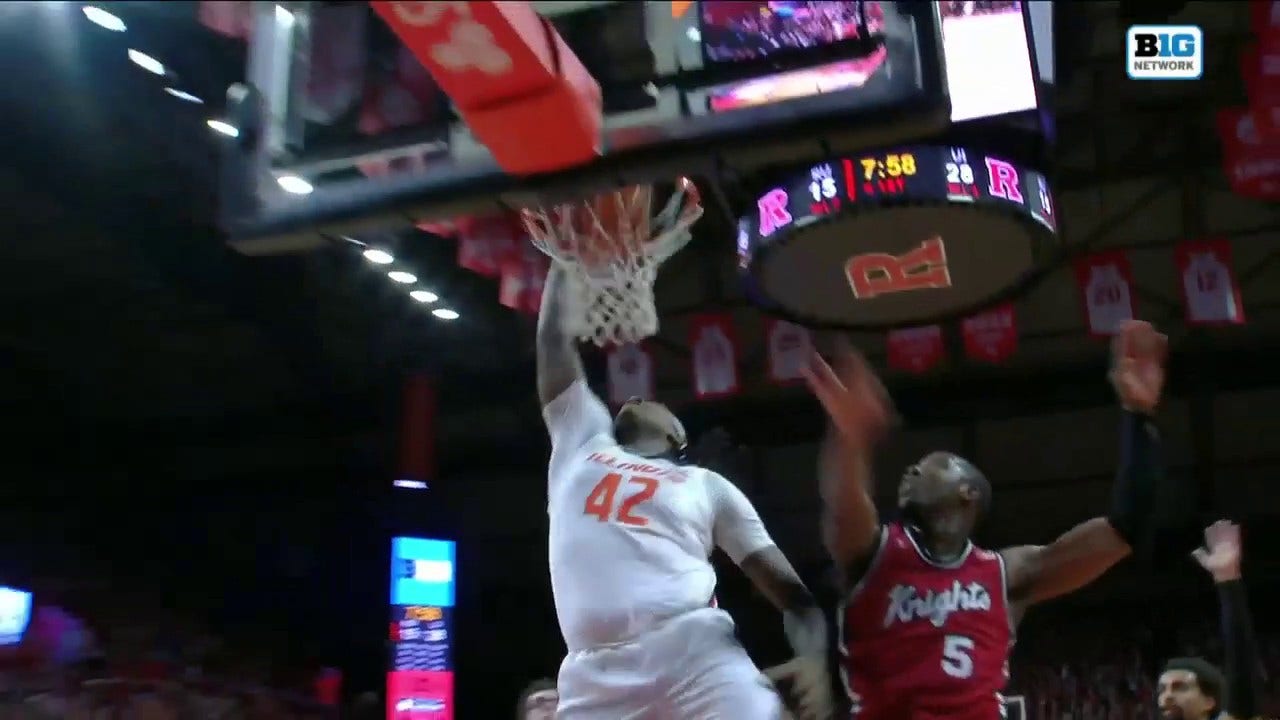 Dain Dainja runs coast-to-coast for a NASTY jam as Illinois extend lead over Rutgers