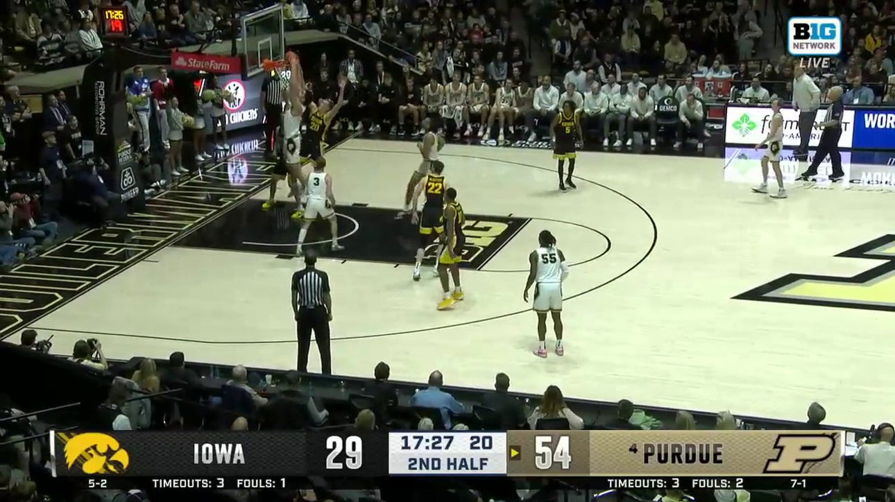 Zach Edey throws down a monster dunk, extending Purdue's lead vs. Iowa