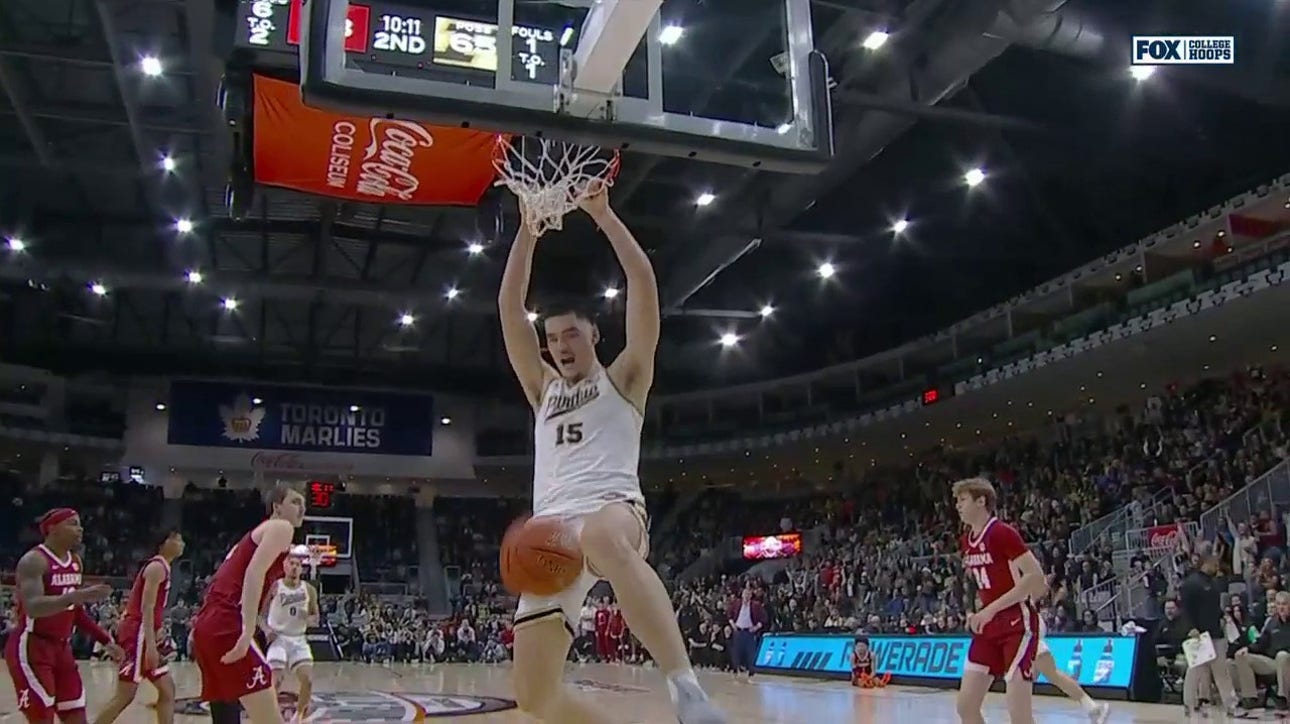 Zach Edey crushes the rim to extend Purdue's lead over Alabama