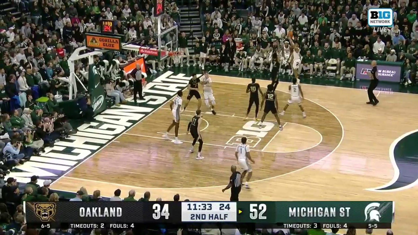 Jaden Akins buries a three in transition, extending Michigan State's lead vs. Oakland