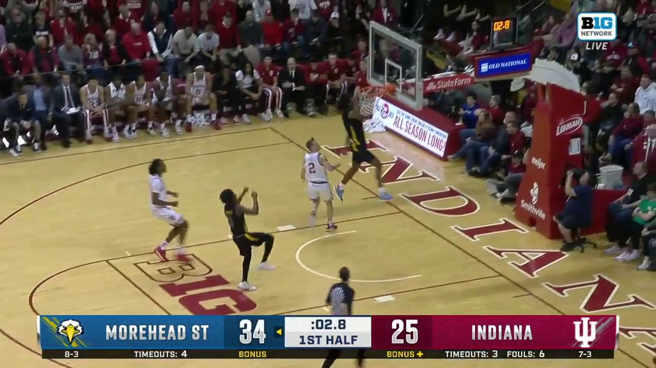 Eddie Ricks throws down an emphatic dunk to extend Morehead State's lead vs. Indiana