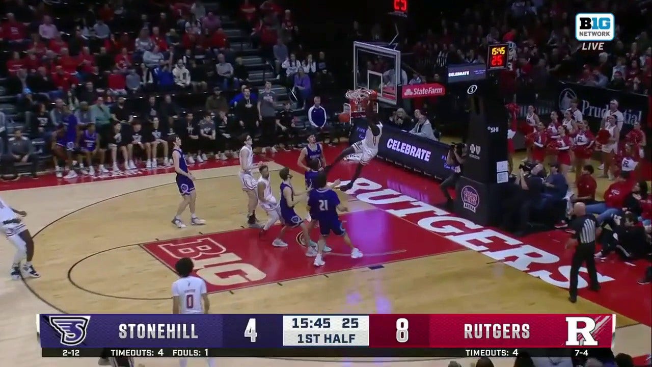 Rutgers' Noah Fernandes finds Mawot Mag for a high-flying alley-oop dunk vs. Stonehill 