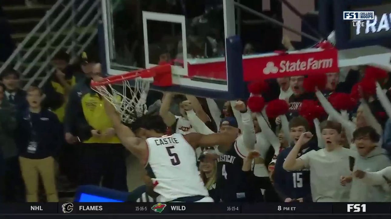 UConn's Stephon Castle throws down a spectacular alley-oop on the lob from Hassan Diarra
