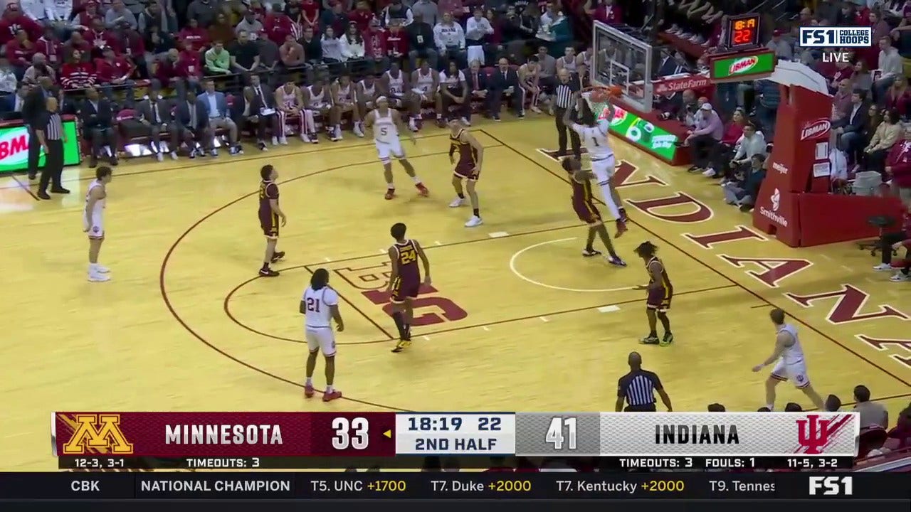 Kel'el Ware throws down a ferocious alley-oop to extend Indiana's lead over Minnesota