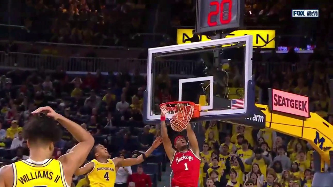 Roddy Gayle Jr. throws down a dunk giving Ohio State the lead vs. Michigan
