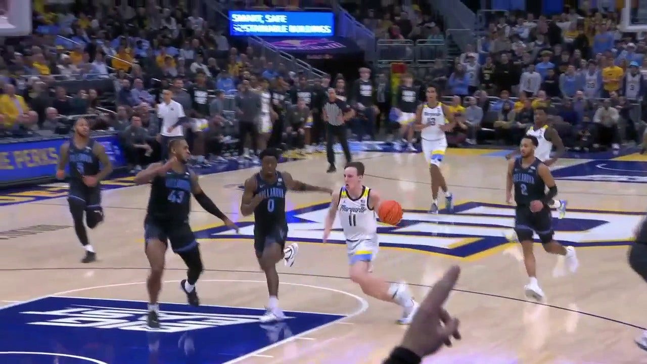 Tyler Kolek hits a buzzer-beating layup to extend Marquette's lead over Villanova heading into halftime