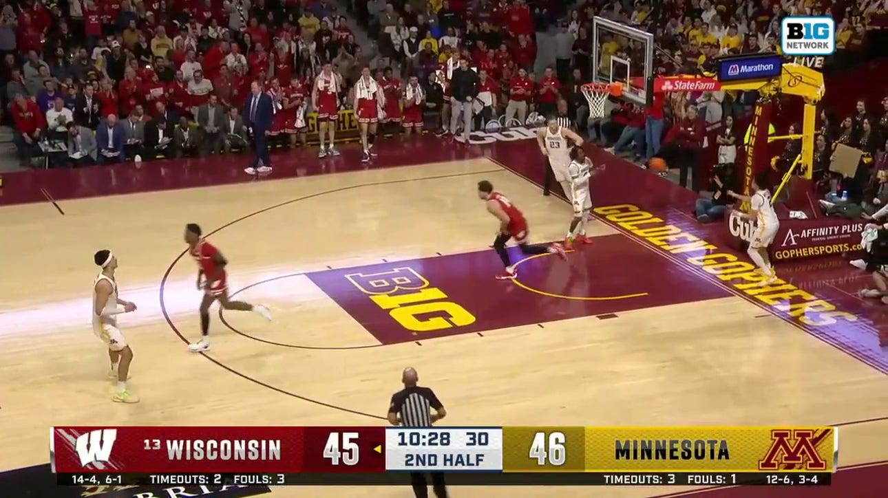 Carter Gilmore throws down a ferocious dunk to give Wisconsin a lead vs. Minnesota