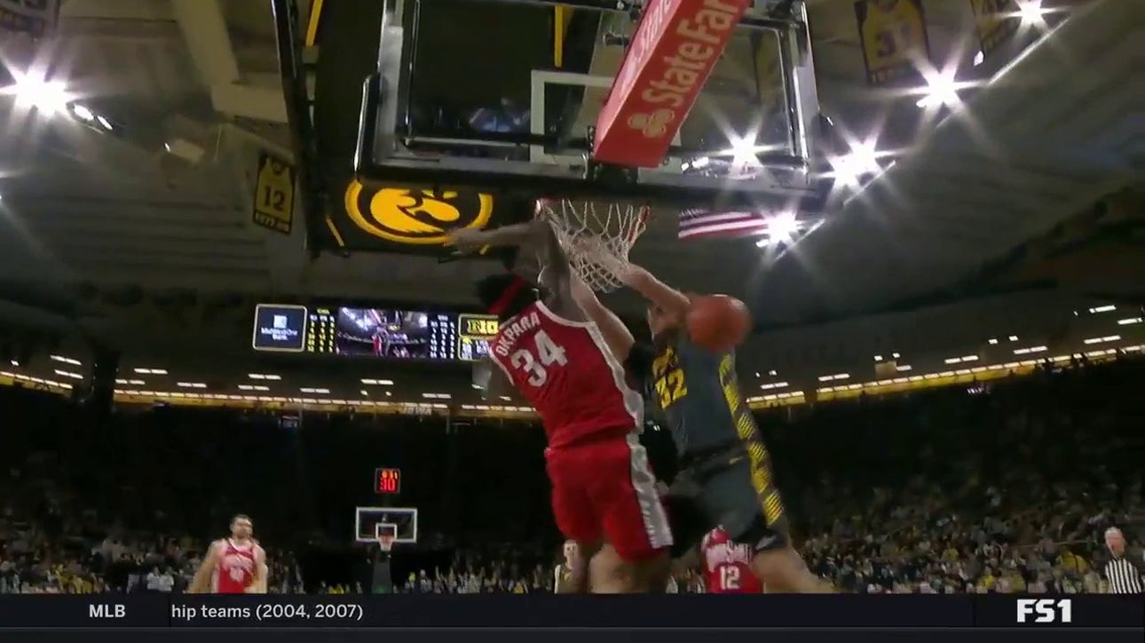 Owen Freeman goes backdoor for a MONSTROUS two-handed slam to extend Iowa's lead over Ohio State