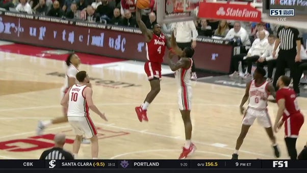 Nebraska's Juwan Gary delivers a MASSIVE tomahawk slam against Ohio State