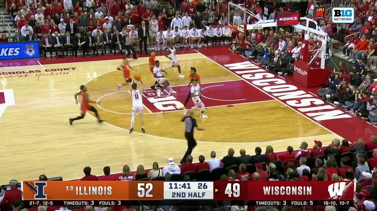 Wisconsin's Chucky Hepburn's steal leads to a three by Max Klesmit to tie the game against Illinois