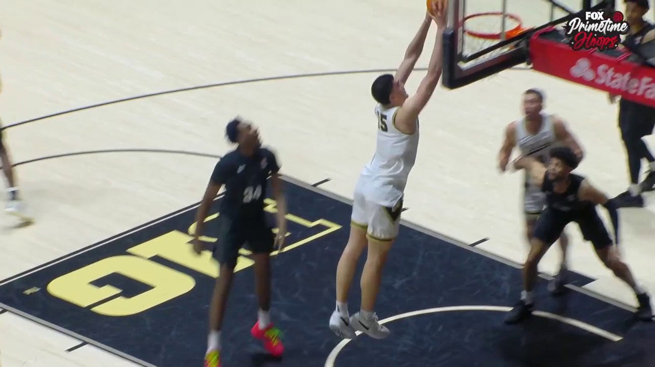 Zach Edey throws down a NASTY jam to help Purdue extend lead over Michigan State