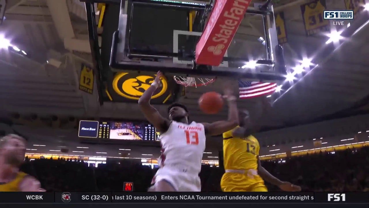 Illinois' Quincy Guerrier throws down a NASTY jam to extend lead over Iowa