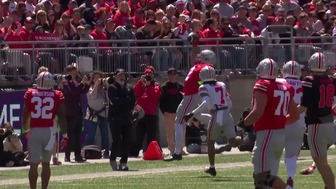 Ohio State's Will Howard links up with Emeka Egbuka who makes a RIDICULOUS one-handed grab