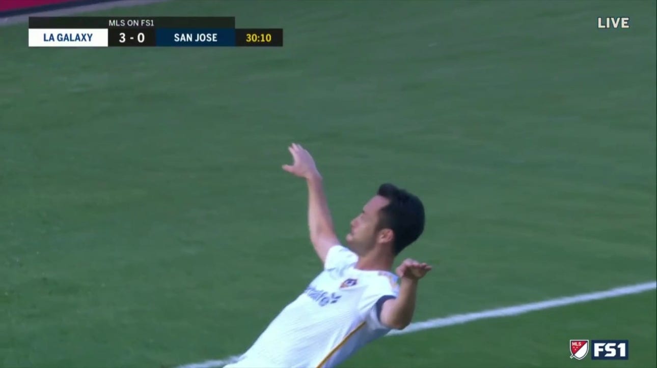 Maya Yoshida scores on a header to give the Galaxy a 3-0 lead over the Earthquakes