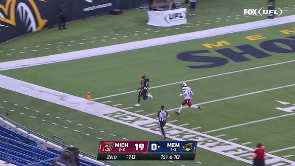Showboats' Troy Williams finds Daewood Davis for an INCREDIBLE 82-yard TD vs. Panthers