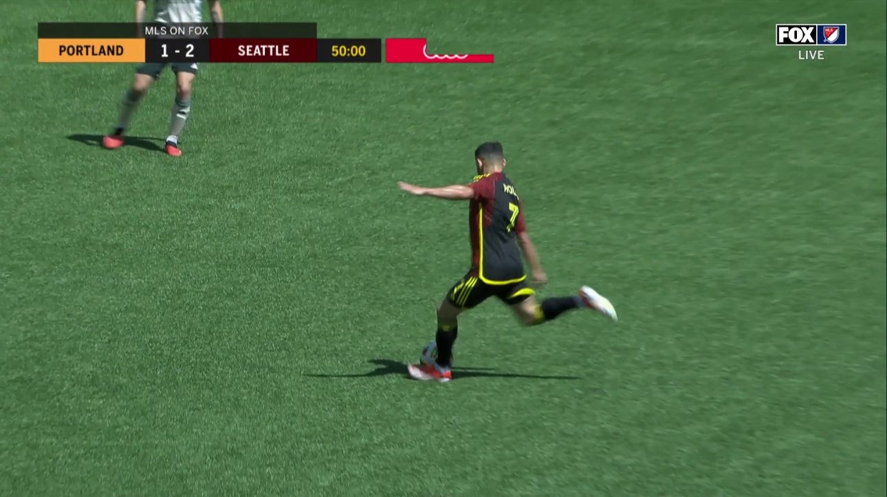 Raul Ruidiaz scores an outside-the-box screamer to give Seattle a 2-1 lead over Portland