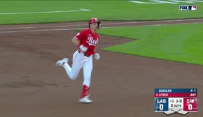 Spencer Steer smokes a solo home run to left and gives the Reds an early lead vs. the Dodgers