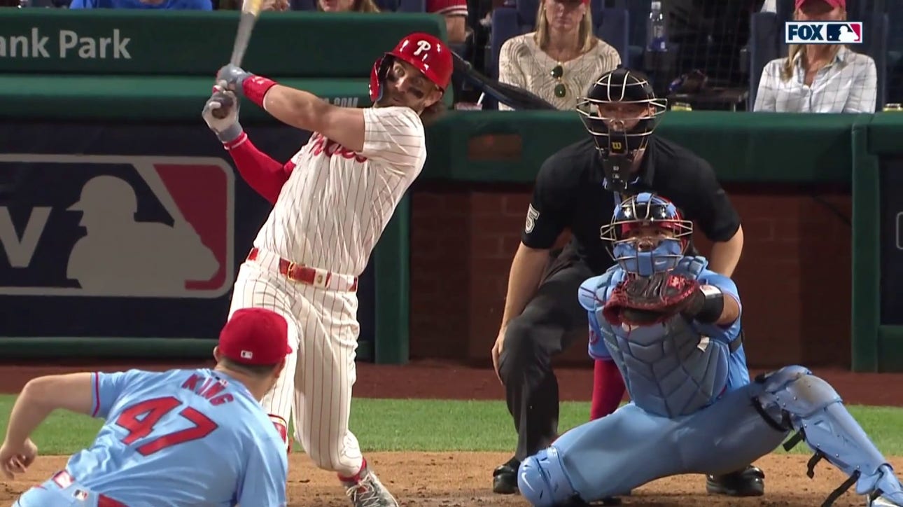 Bryce Harper clobbers a two-run home run to extend Phillies' lead over Cardinals