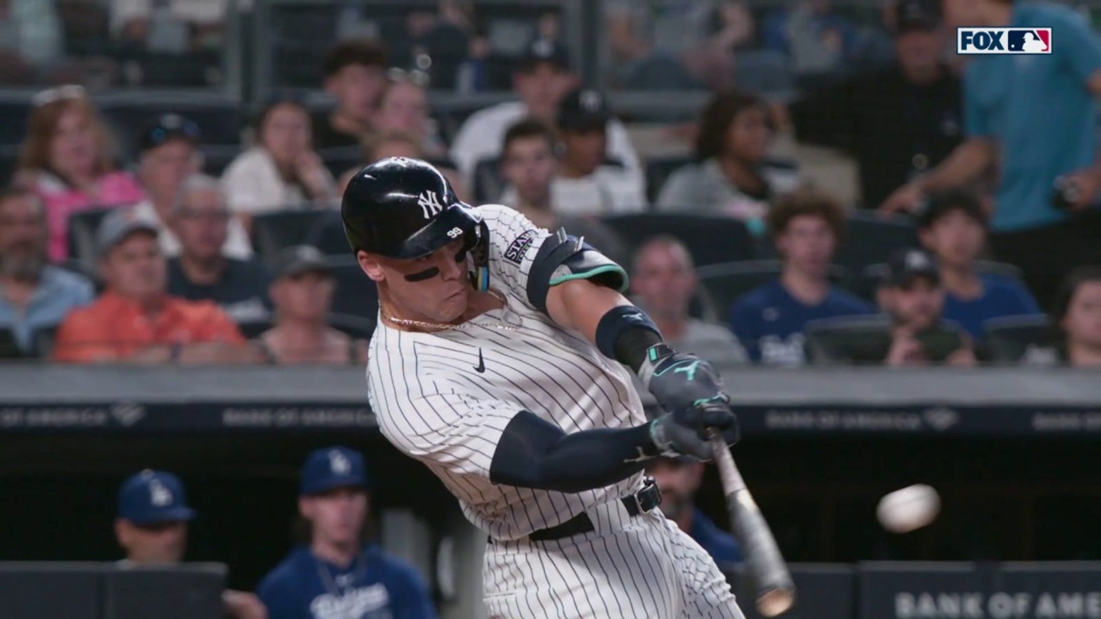 Judge smacks another homer as Yankees tie game vs. Dodgers