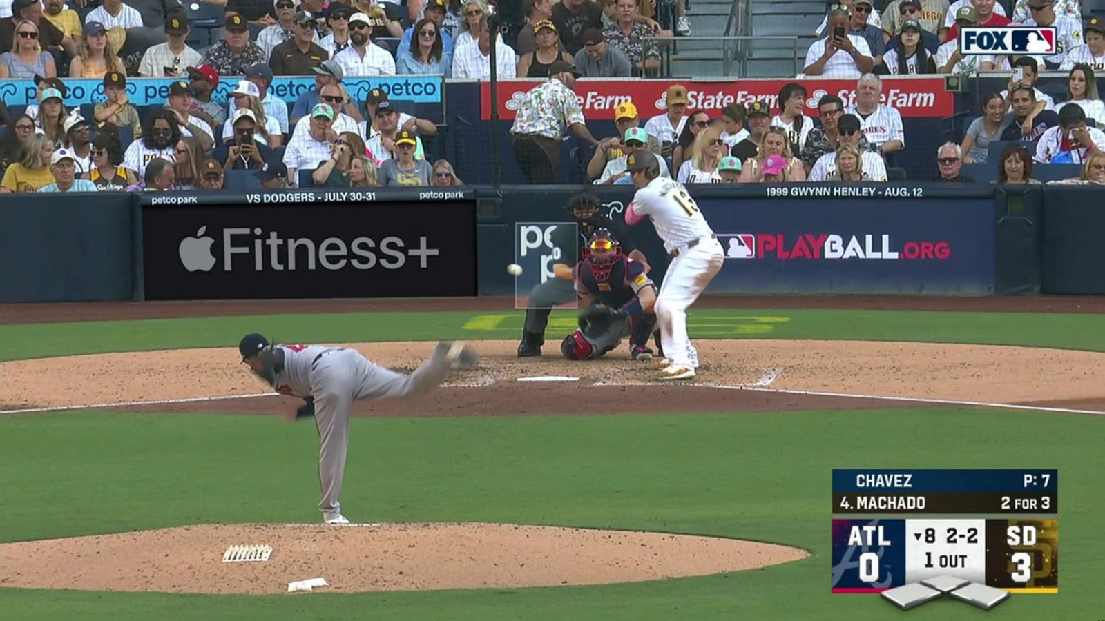 Manny Machado smashes a home run as the Padres extend their lead over the Braves