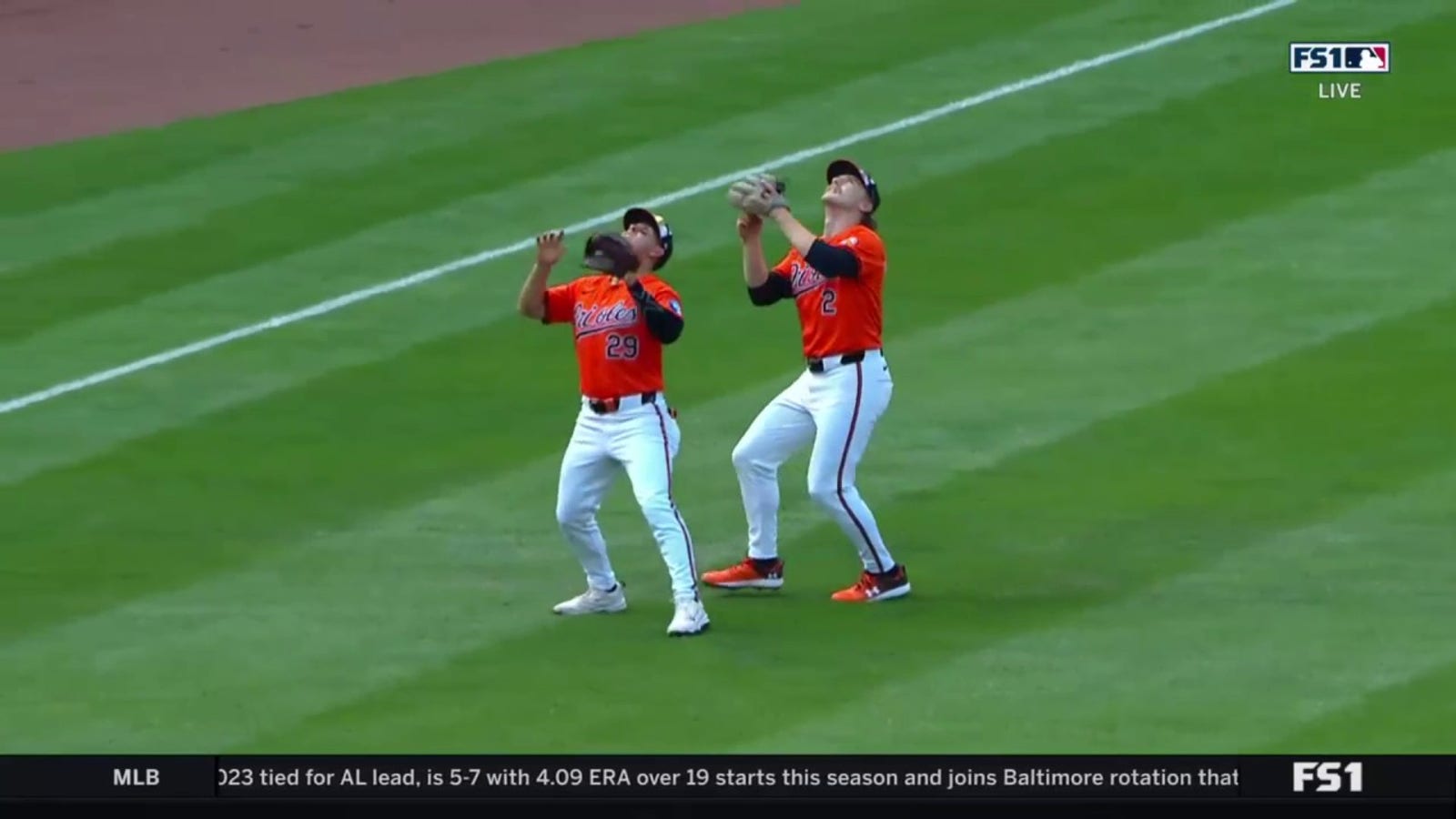 Padres score two runs after Orioles' Gunnar Henderson and Ramón Urías collide trying to catch a popup