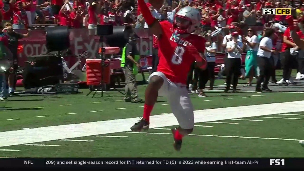 Christian Ellis recovers forced fumble and takes it 41 yards for a touchdown, giving New Mexico lead over Montana State