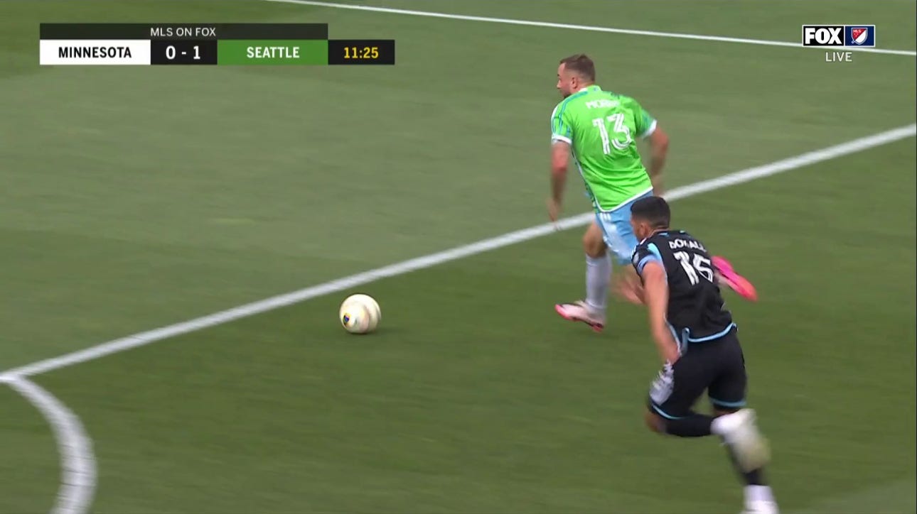 Jordan Morris finds the net to give Seattle a 1-0 lead against Minnesota