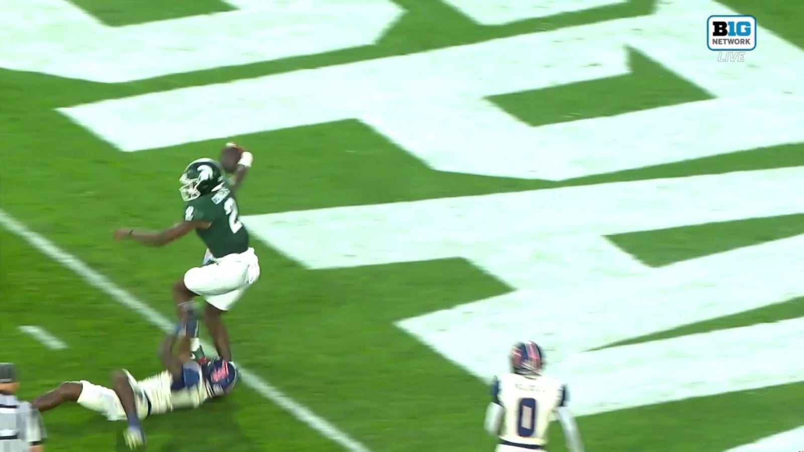 Aidan Chiles scrambles for an 11-yard TD, extending Michigan State's lead over Florida Atlantic