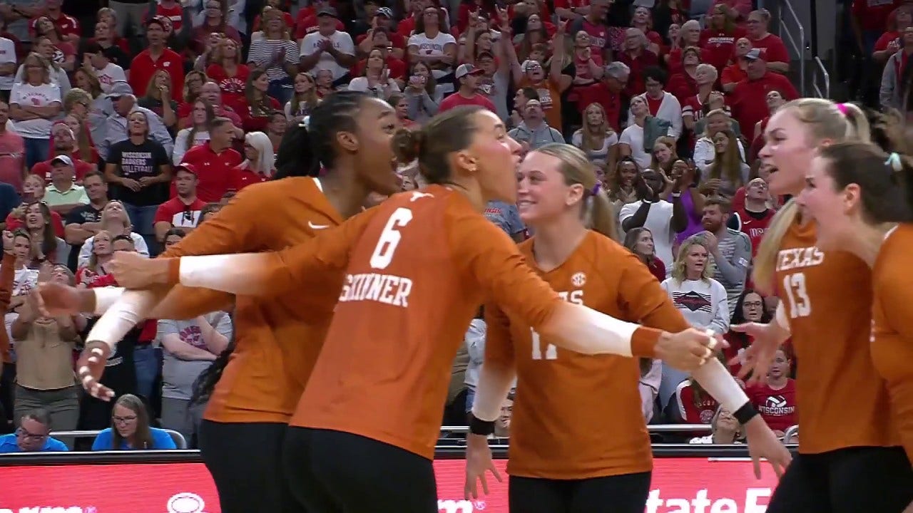 Texas shuts down Wisconsin 25-11 in the 4th set, continuing their title defense