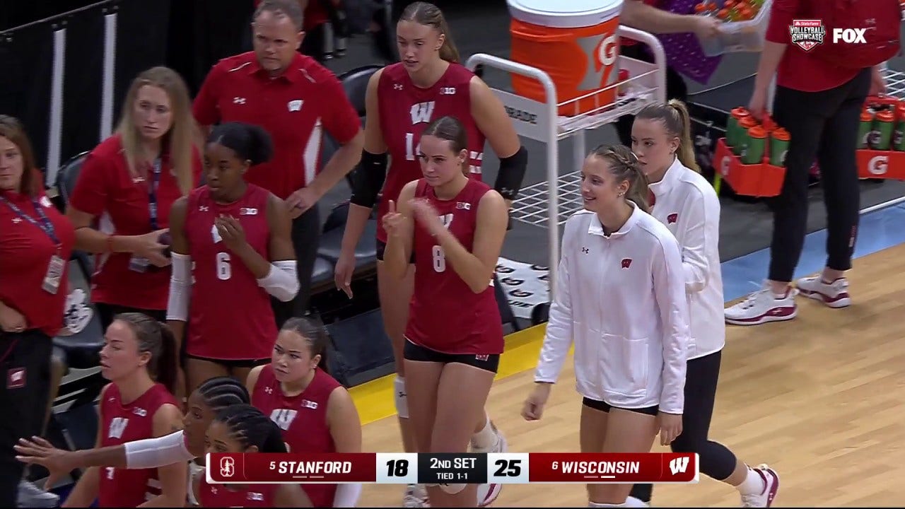 Charlie Fuerbringer's kill secures set two win for Wisconsin vs. Stanford