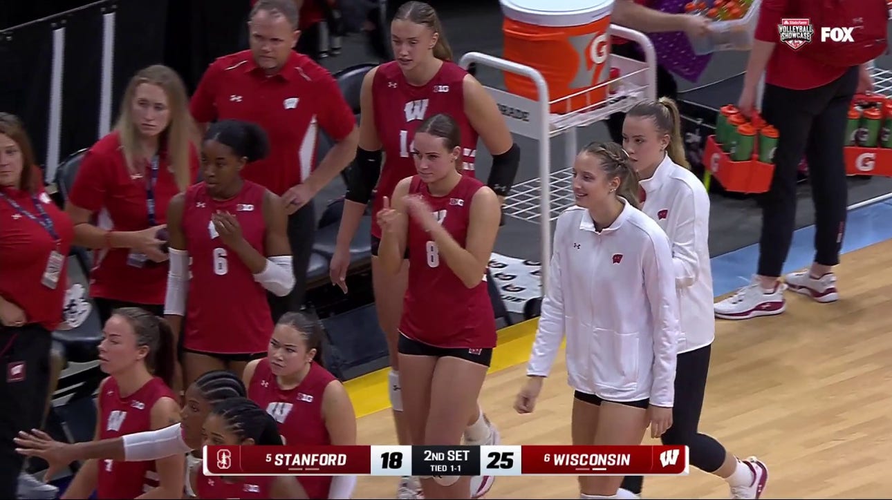 Charlie Fuerbringer's kill secures set two win for Wisconsin vs. Stanford