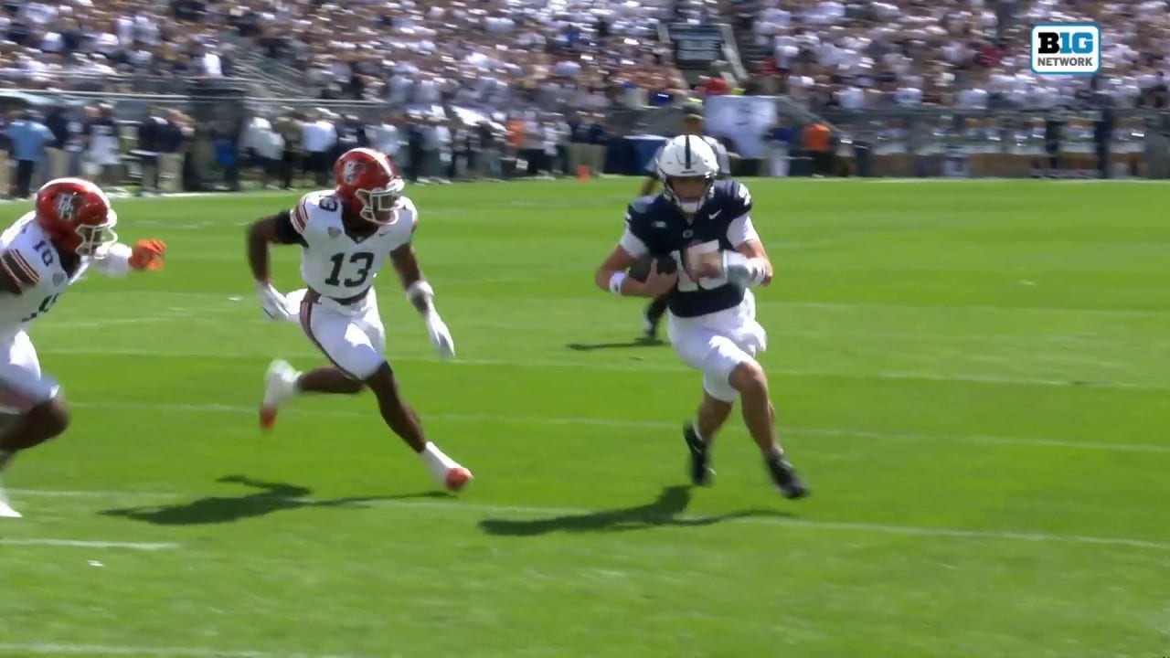 Drew Allar dari Penn State berlari cepat melewati pertahanan Bowling Green dalam TD sejauh 5 yard untuk menyamakan kedudukan