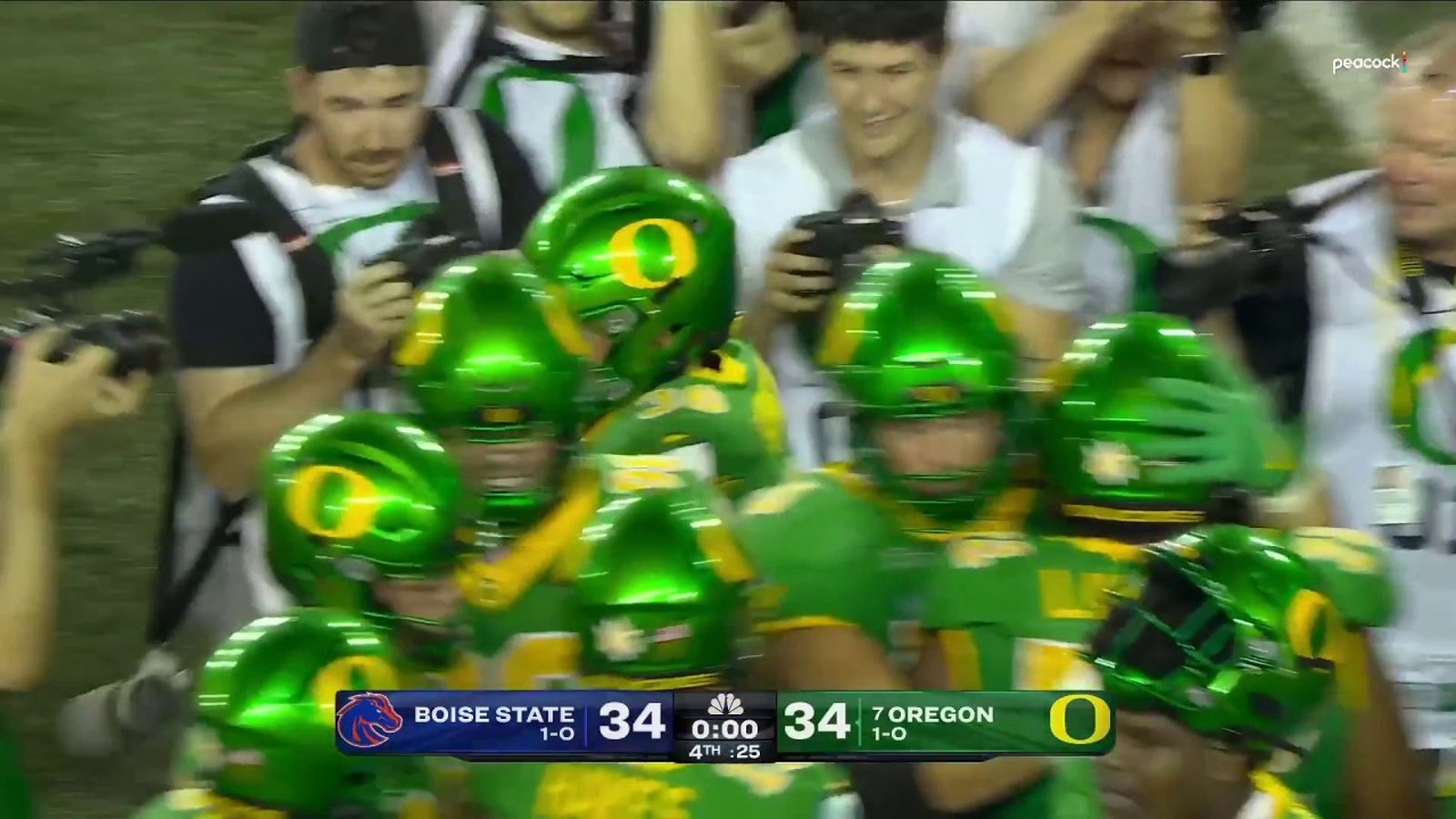 Atticus Sappington van Oregon scoort een 24-yard game-winning field goal in een 37-34 overwinning op Boise State