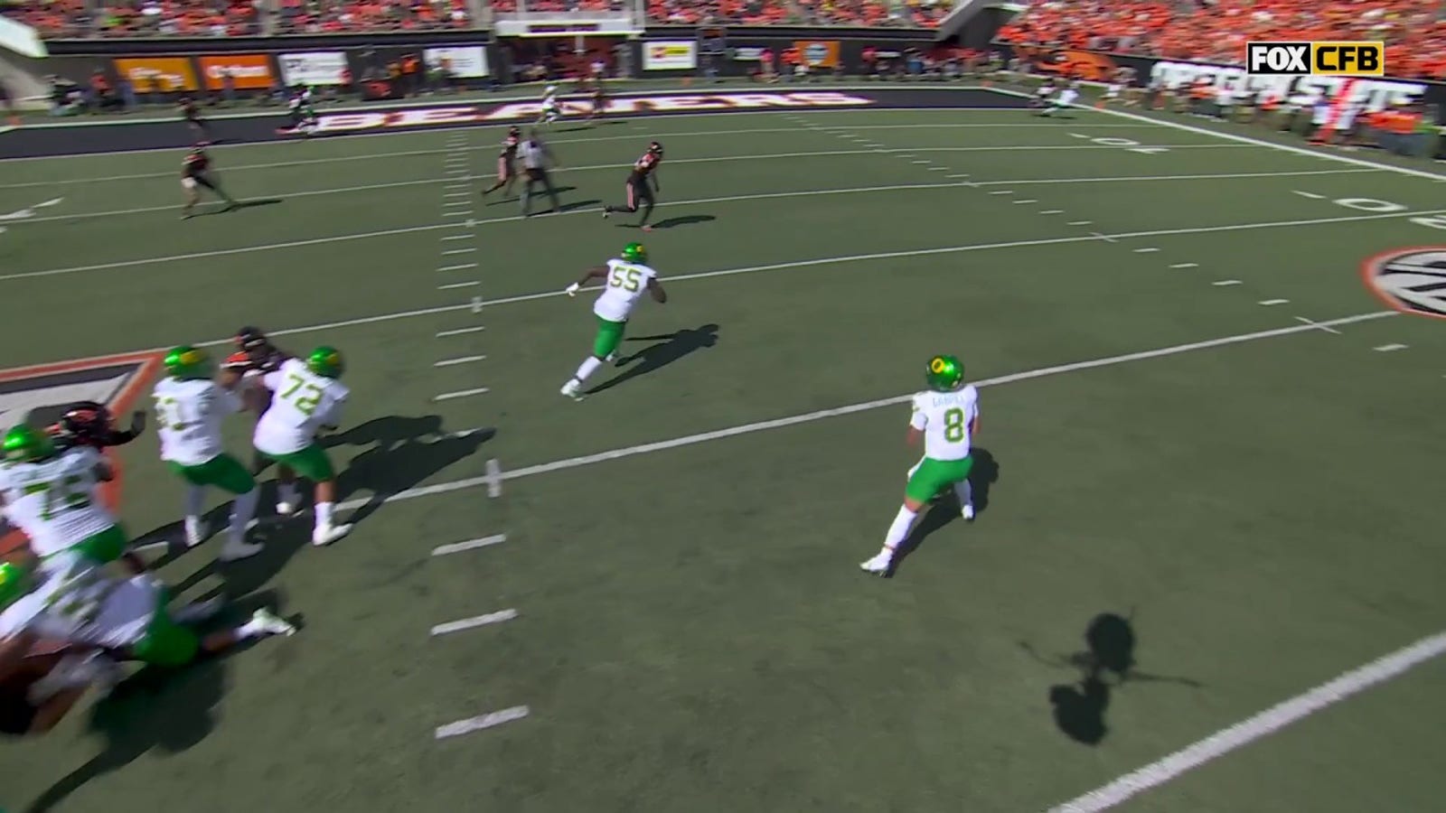 Dillon Gabriel throws a DIME for a 20-yard pass touchdown as Oregon extends its lead over Oregon State