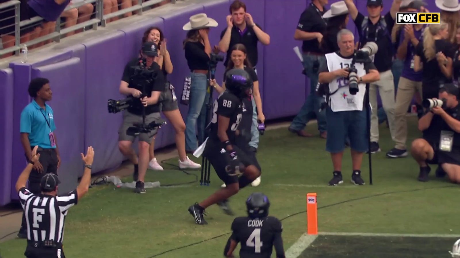 Josh Hoover links up with Eric McAlister for a 14-yard TD, giving TCU an early lead over UCF