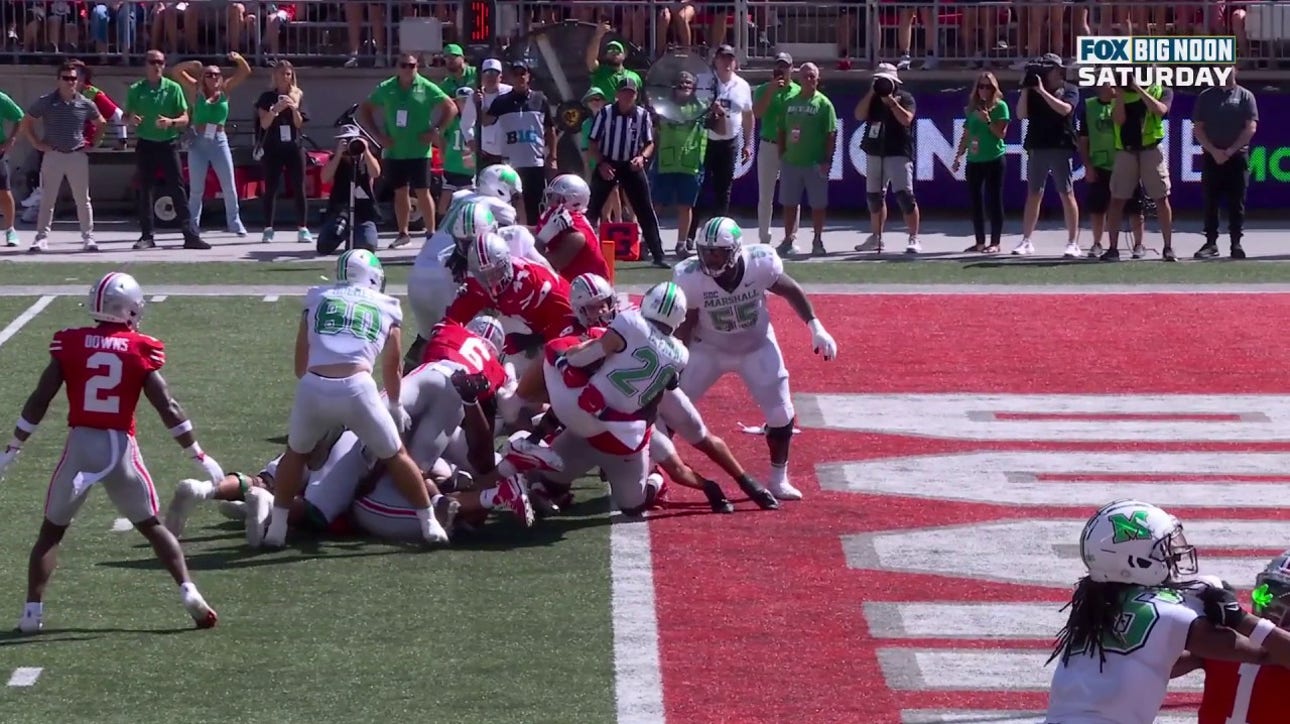 Marshall's Ethan Payne DIVES into the end zone on a one-yard rushing TD to strike first against Ohio State